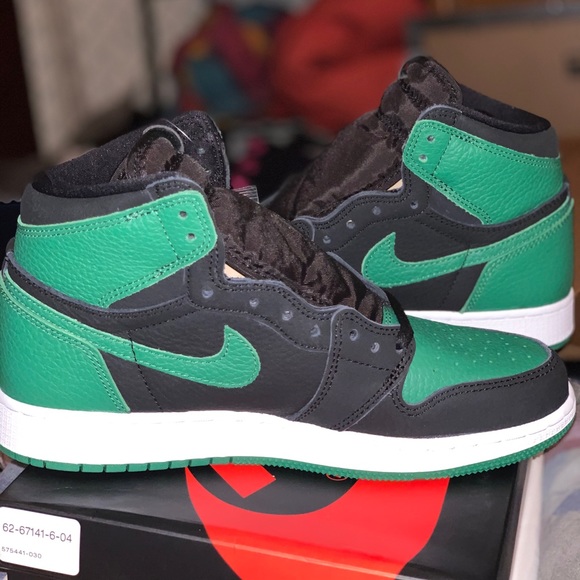 Jordan Shoes - Air Jordan Retro 1 High Retro Pine Green Sz 7Y